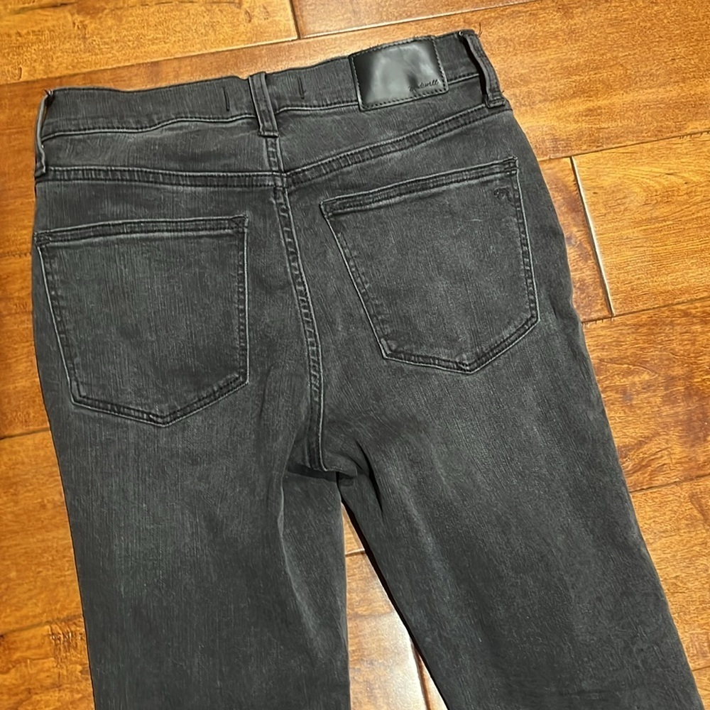Madewell 9" Mid-Rise Roadtripper Supersoft Jeans in Ashmont Wash - Picture 16 of 16